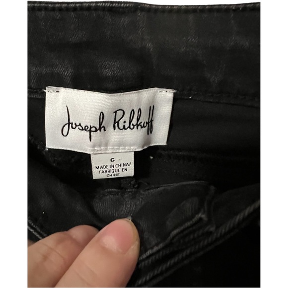 A black pair of Joseph Ribkoff jeans in size 6 - Picture 6 of 9